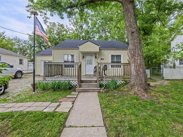 811 S Hickory St, Ottawa, KS 66067