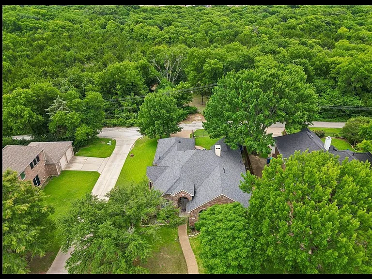 1760 Wind Hill Rd — Photo 32