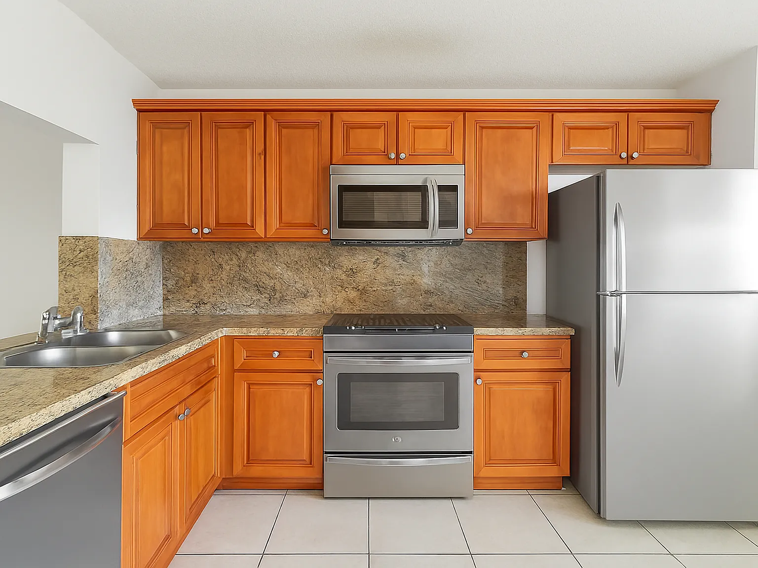 Island Club - 9000 NW 28th Dr Coral Springs, FL 33065 — Photo 4