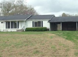 2141 Blakely Rd, Wallis, TX 77485