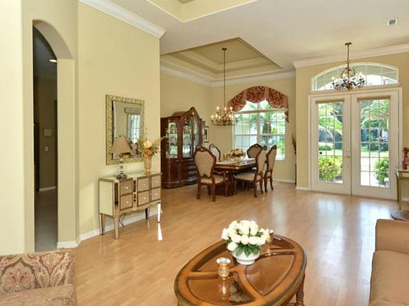 5th image of 215 Park Trace Blvd