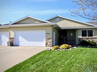 7656 S Rose Crest Trl, Sioux Falls, SD 57108