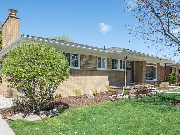 3rd image of 29608 Bentley St