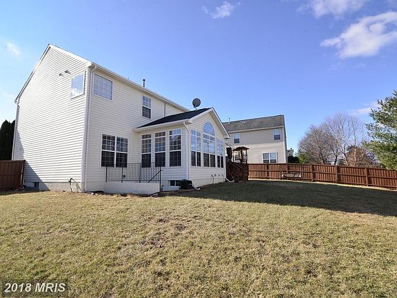 3rd image of 6148 Olivera Ave