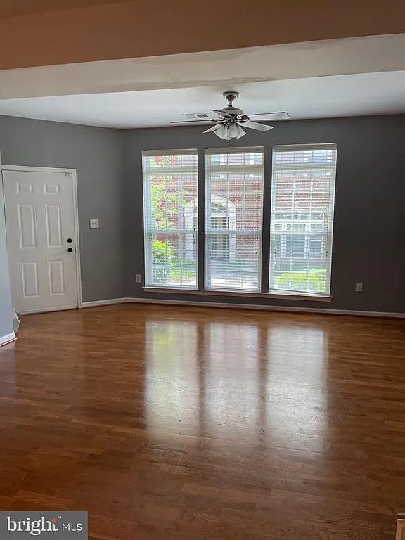 3 bed, 2.5 bath, 1714 sqft, $2,700 — Photo 3