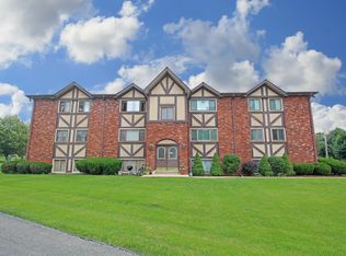 319 Dunning Ave APT 3D, Dundee, IL