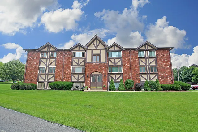 319 Dunning Ave APT 3D photo 1