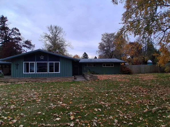 832 Birch St S #1190, Cambridge, MN 55008