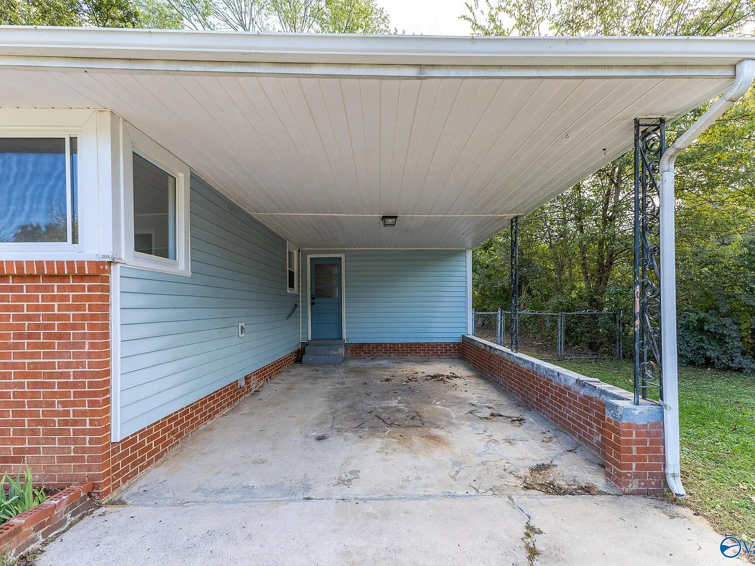 3 bed, 1.0 bath, 1294 sqft, $1,400 — Photo 2