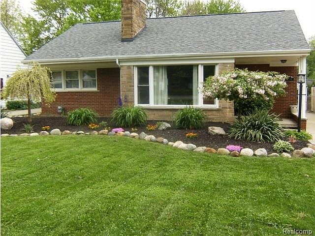 1st image of 374 Harrington St