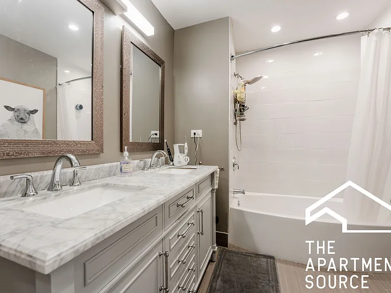 1806 W Grand Ave #2E — Photo 14