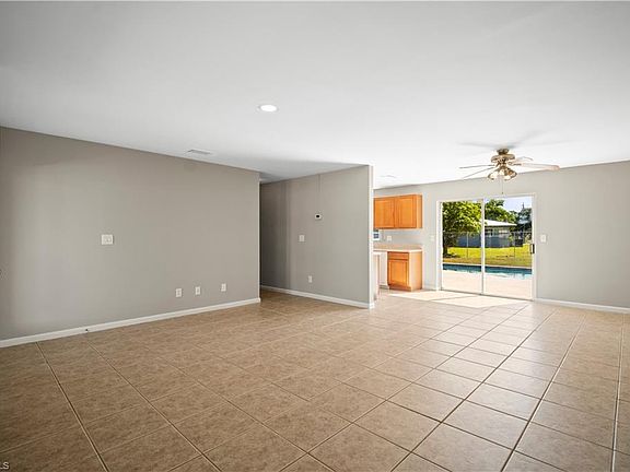 5th image of 423 NE 14th PL