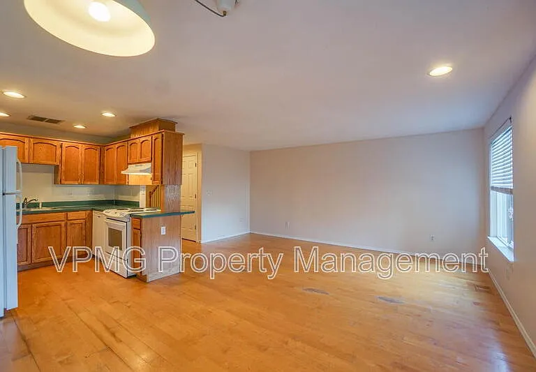 7608 NE 52nd St — Photo 9
