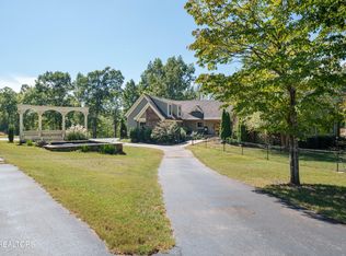 684 Randolph Rd, Crossville, TN 38571