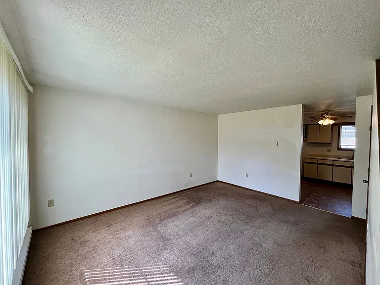 602 Hollywood Dr — Photo 9