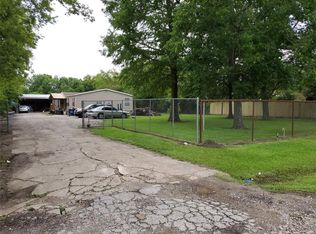 1901 S Canal St, Highlands, TX 77562
