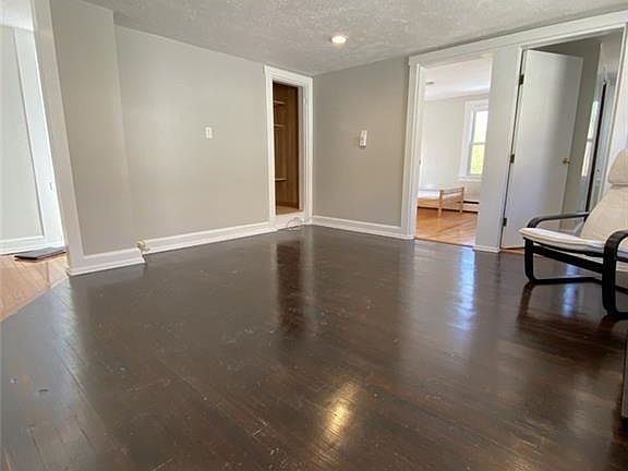 5th image of 66 1/2 Nash St