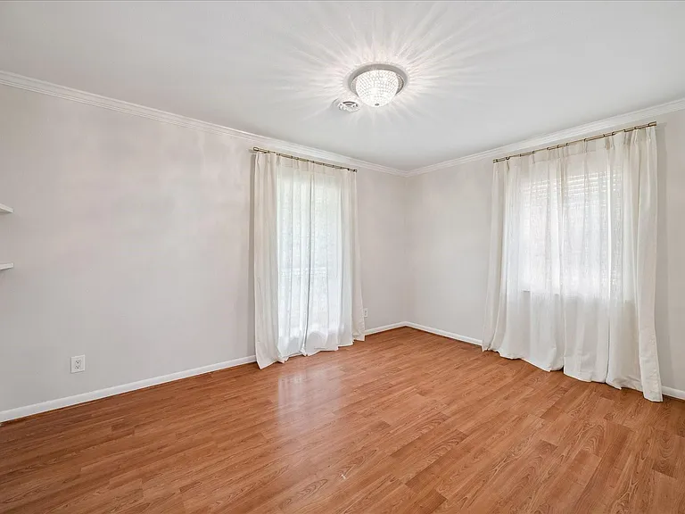 9777 Larston St — Photo 15