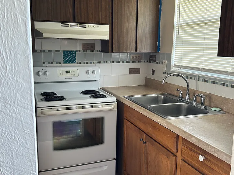 333 Orange Blossom Dr #8 — Photo 6