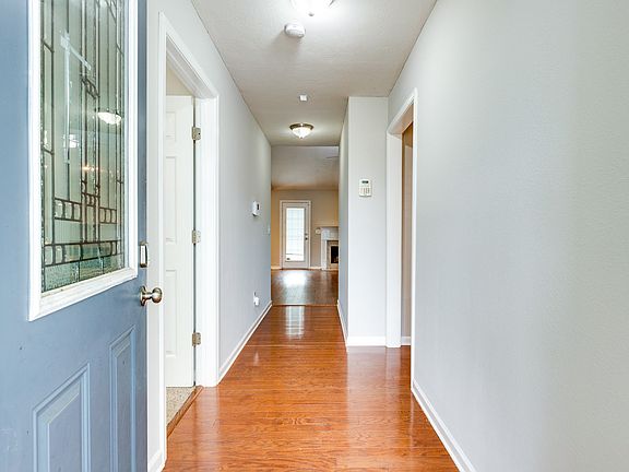 2nd image of 307 Sarava Ln