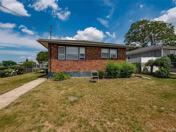 53 N 1st Street, Deer Park, NY 11729