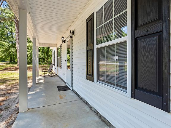 5th image of 502 Violet St
