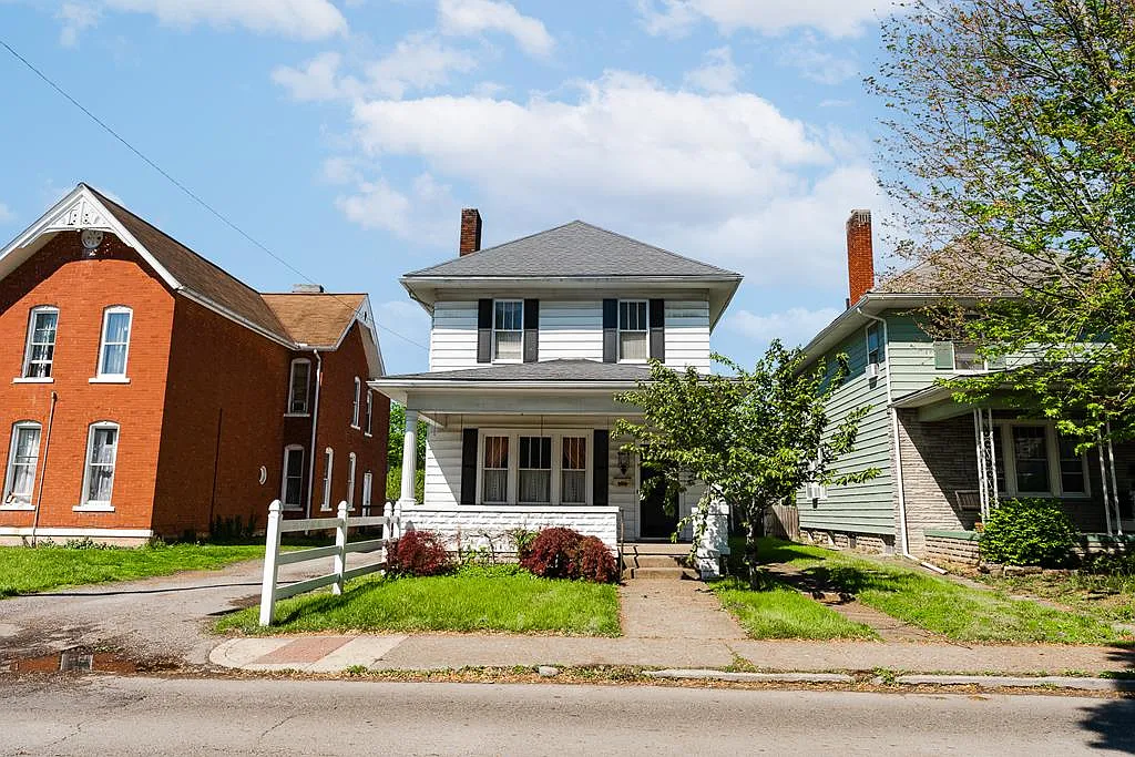 244 N High St photo 1