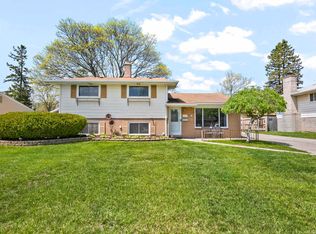 8607 Leslie Dr, Sterling Heights, MI 48314