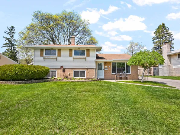 8607 Leslie Dr, Sterling Heights, MI 48314
