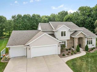 1533 Belle Plane Cir, Green Bay, WI 54313