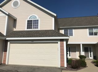 1909 Topaz Pointe Ln SW, Rochester, MN 55902