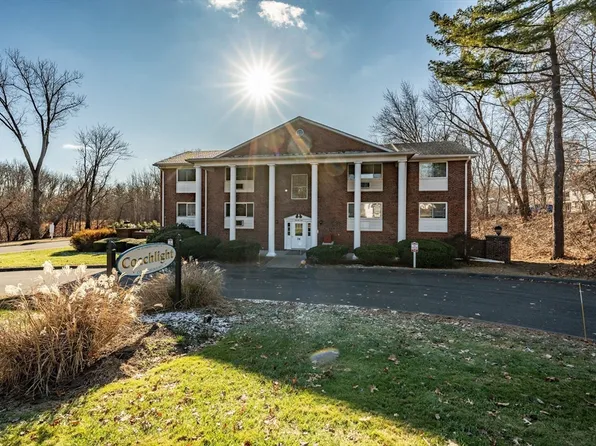 74 Barrett St Unit 304, Northampton, MA 01060