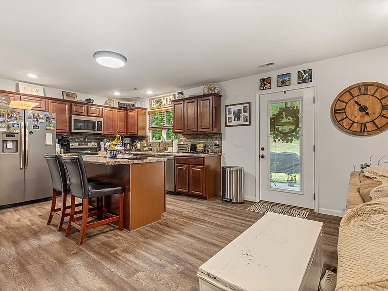 188 Park Ave — Photo 18