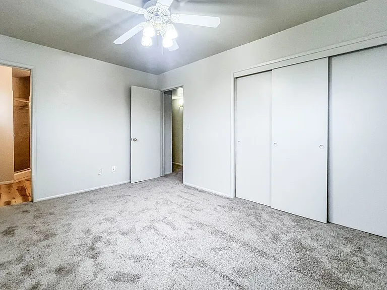 550 Eastwood Pl — Photo 8