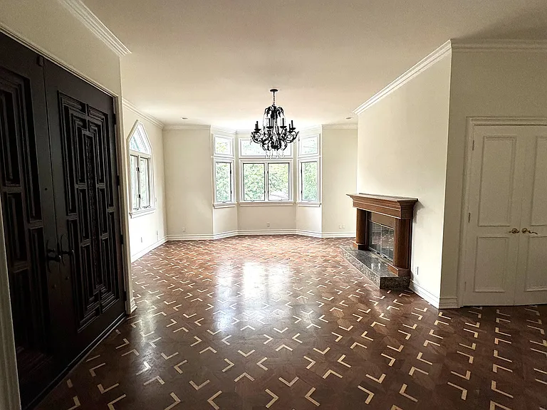 2334 Benedict Canyon Dr — Photo 27