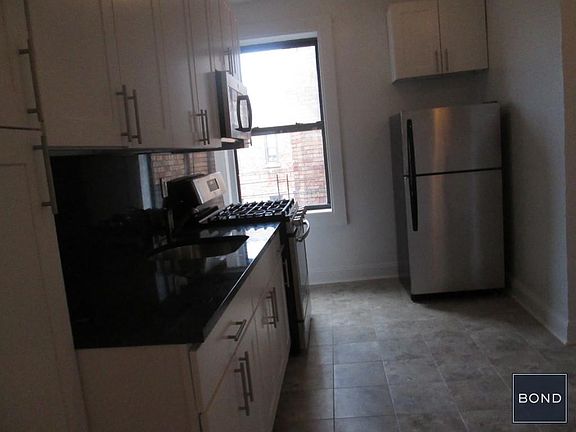 5th image of 4863 Broadway APT 6N