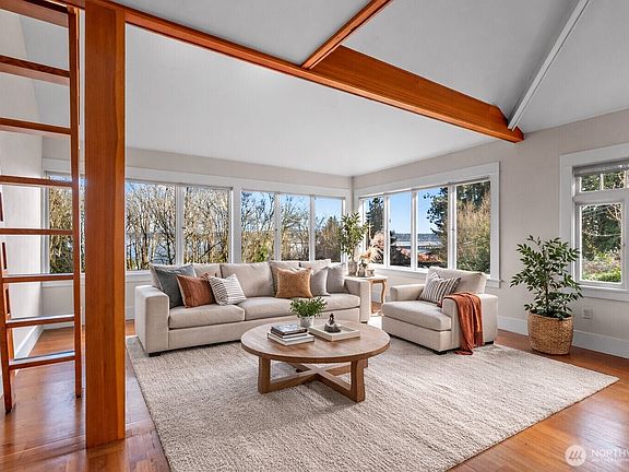 5th image of 3312 S Lane Street