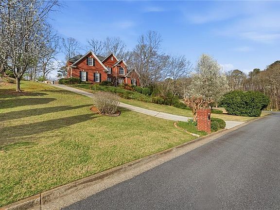 4th image of 3620 Highpoint Rd