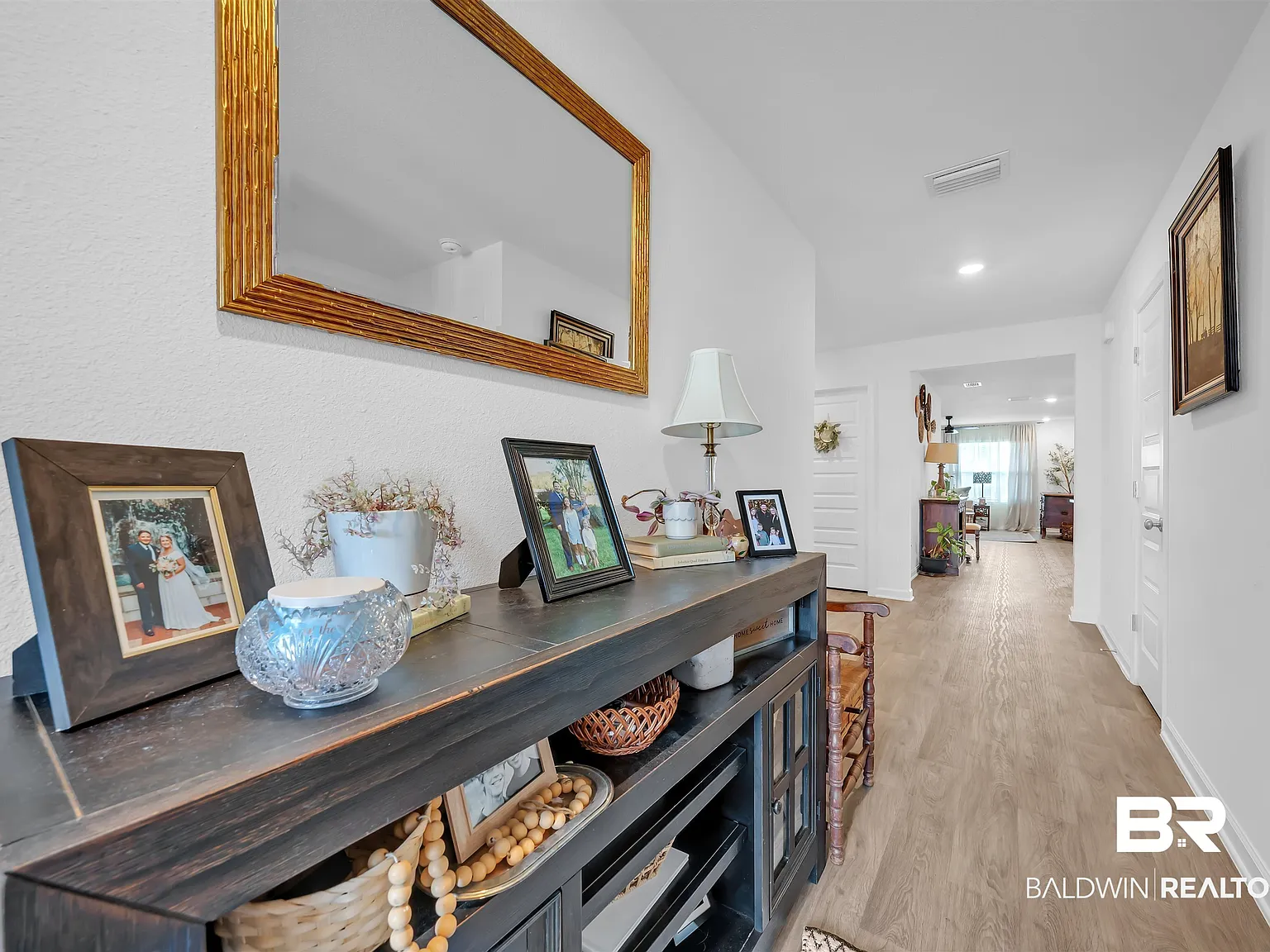 4 bed, 2.0 bath, 1822 sqft, $2,400 — Photo 3