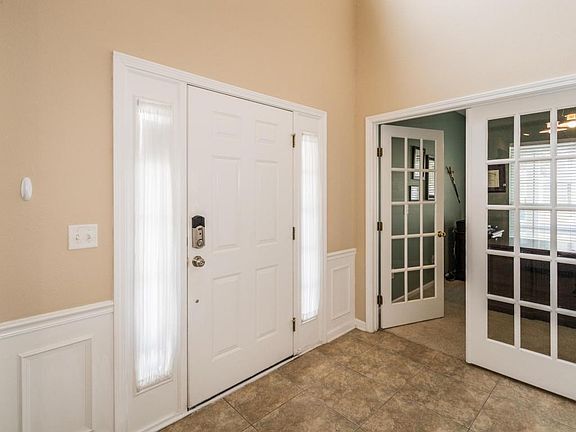 4th image of 11151 Castlemain Cir S