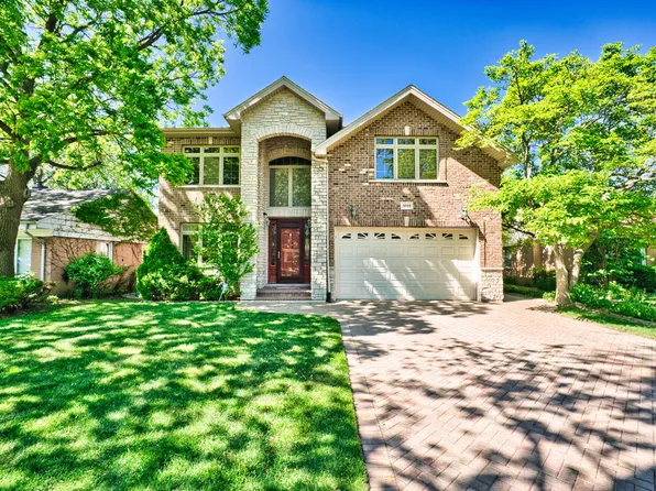 5044 Coyle Ave, Skokie, IL 60077