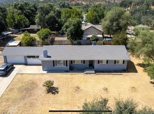 40768 Crystal Dr, Three Rivers, CA 93271