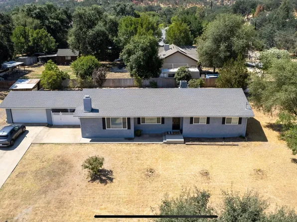 40768 Crystal Dr, Three Rivers, CA 93271