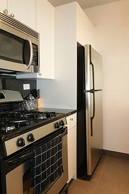 Rented by Newell and Assoc. | media 6