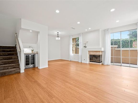 4th image of 3 Opera Ln