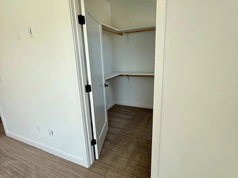 2957 S 27th Ave — Photo 35