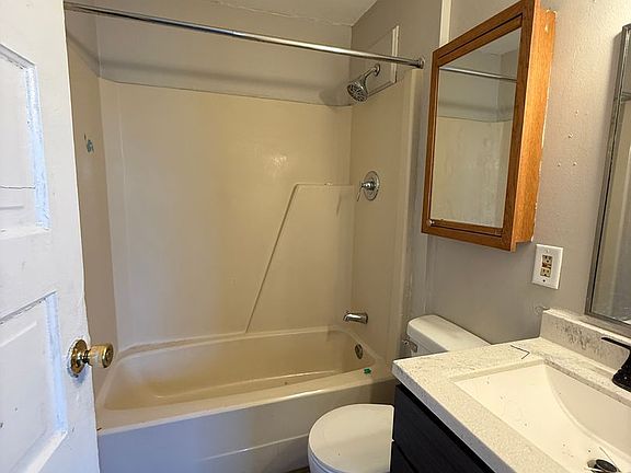 4th image of 327 Harrison St Unit A