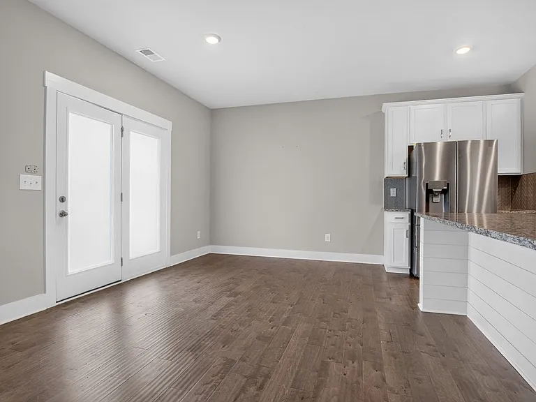 4787 Wellesley Dr — Photo 12