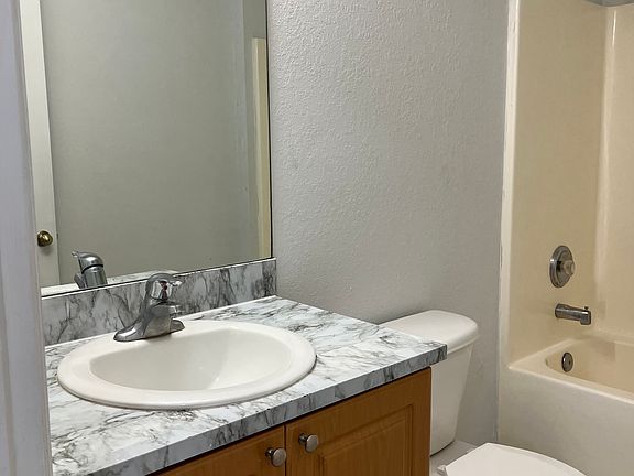 2nd image of 4905 Golfview Blvd #4905