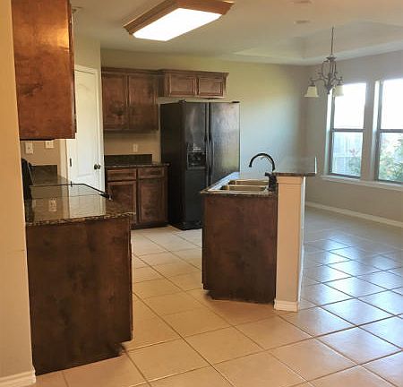 4th image of 6206 Queen Bess Dr